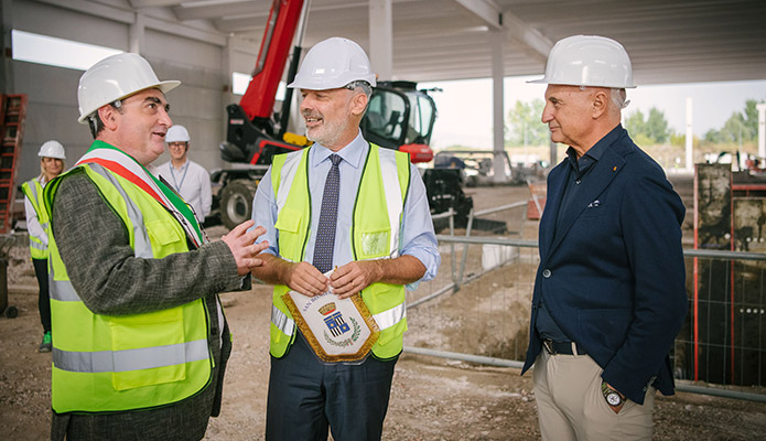 Mayor Giampaolo Provoli, ambassador Jan Bj&ouml;rklund and Massimo Balestrini.