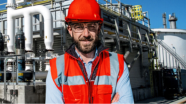 Engineer outside wet surface air cooler system
